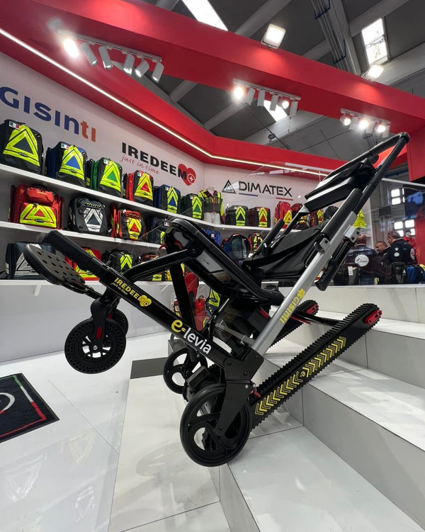 Elevia: Sedia Motorizzata Montascale per disabili Elettrico - Sali scendi scale - Sedia a rotelle per scale con Batteria Lunga Durata: 1600 gradini [Portata fino a 160 kg]